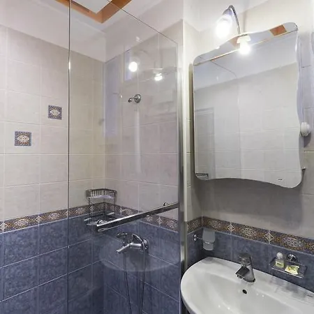 City Center Malki 5 Apartment